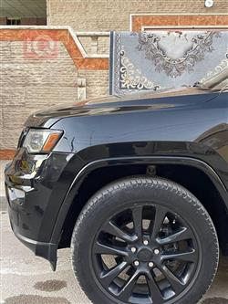 جیپ گراند شیرۆکی